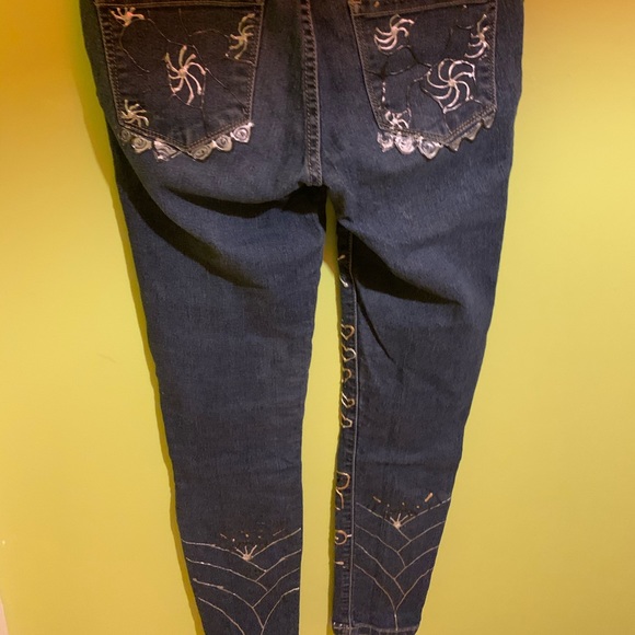 Size 28 Fancy Jeans - Picture 4 of 5